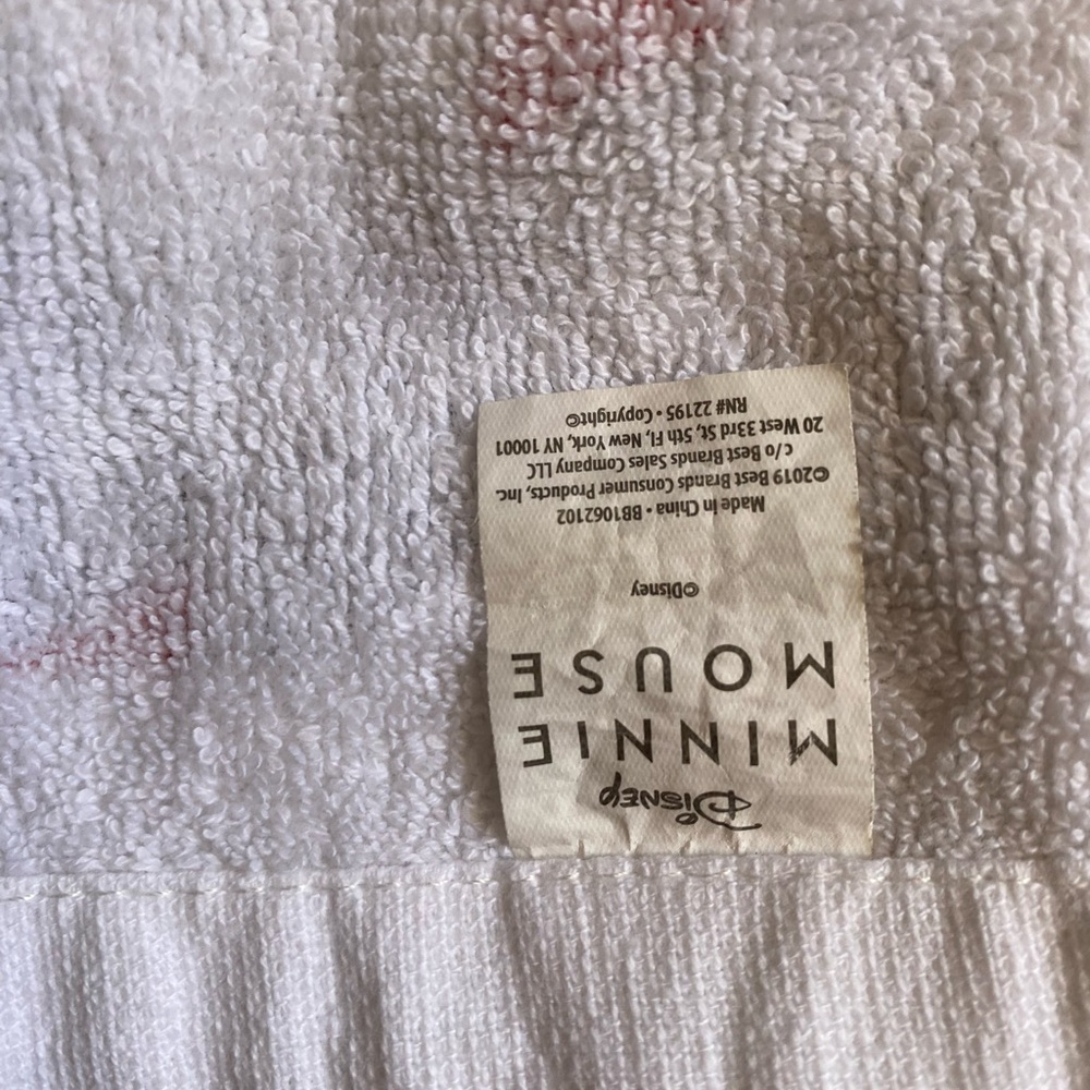 3/$20 Minnie Mouse hand/dish towels - Picture 7 of 8